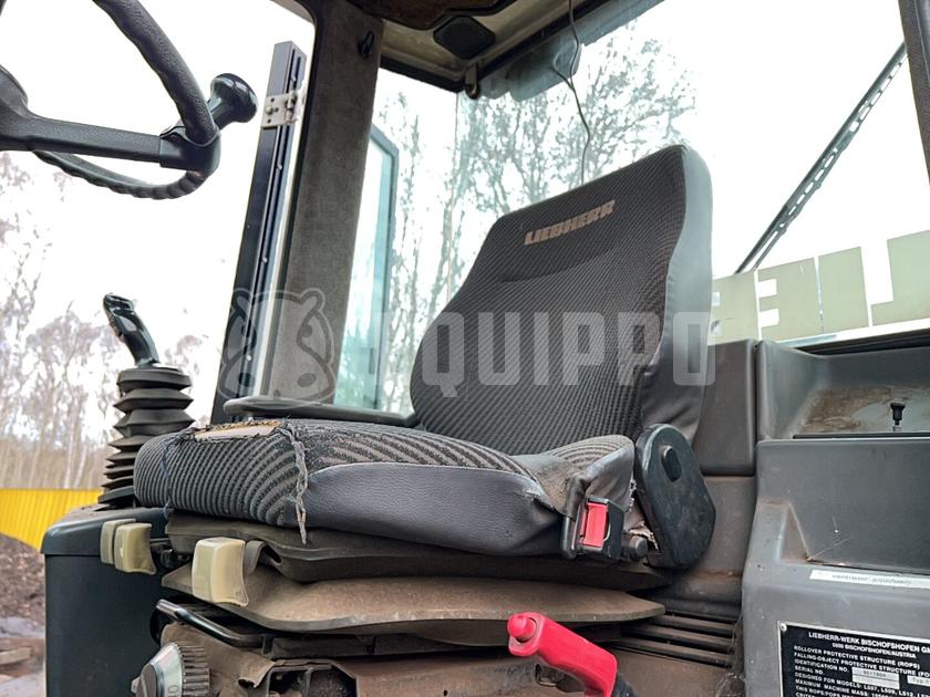 1998 ليبهير L522-44334680