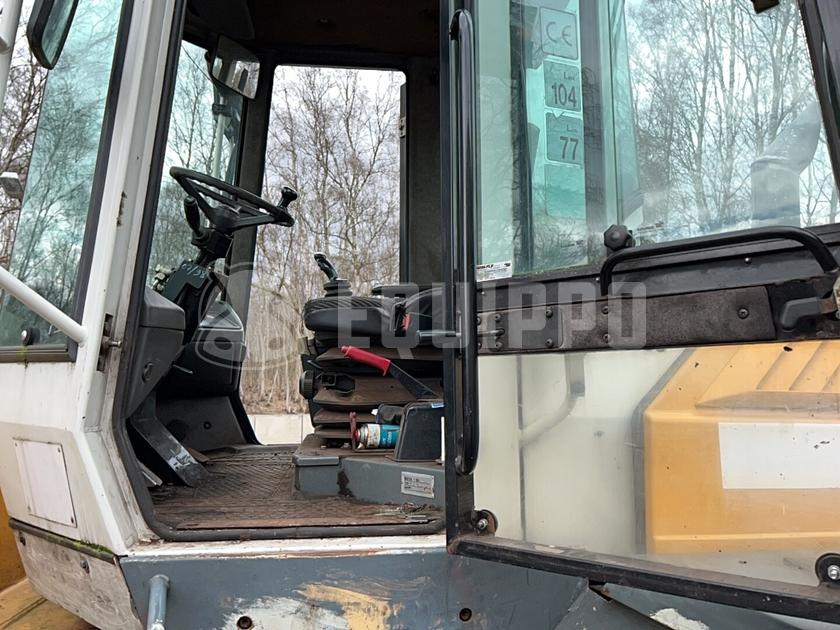 1998 ليبهير L522-44334684