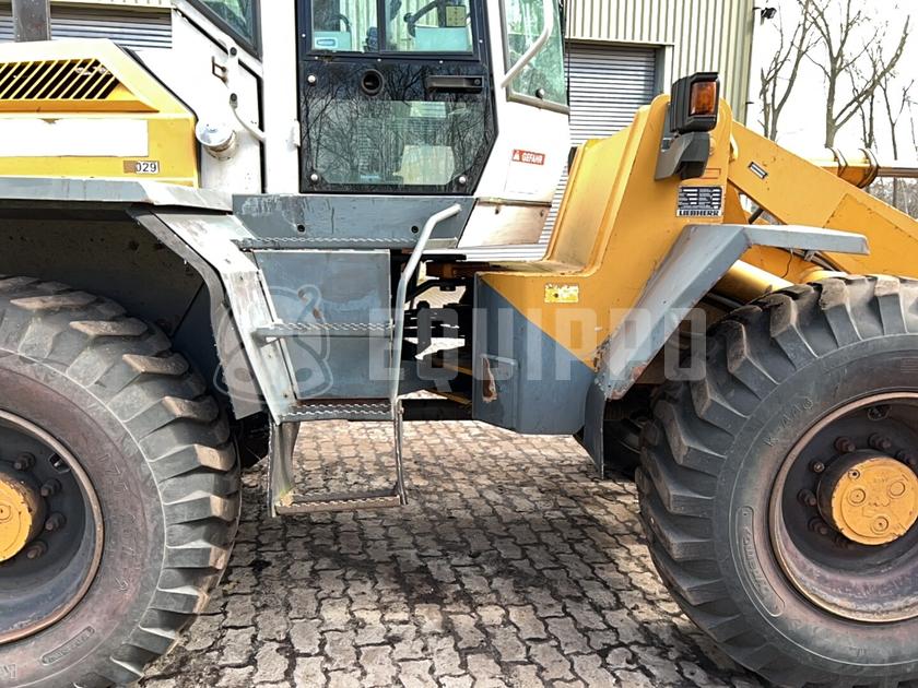 1998 ليبهير L522-44334770