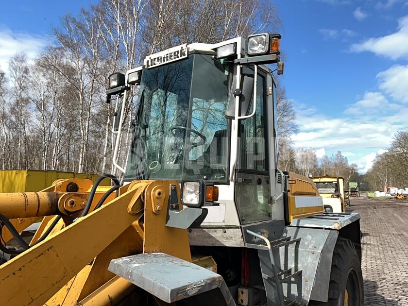 1998 ليبهير L522-44294103