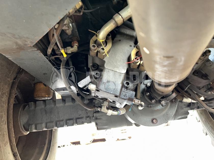 1998 ليبهير L522-44334876