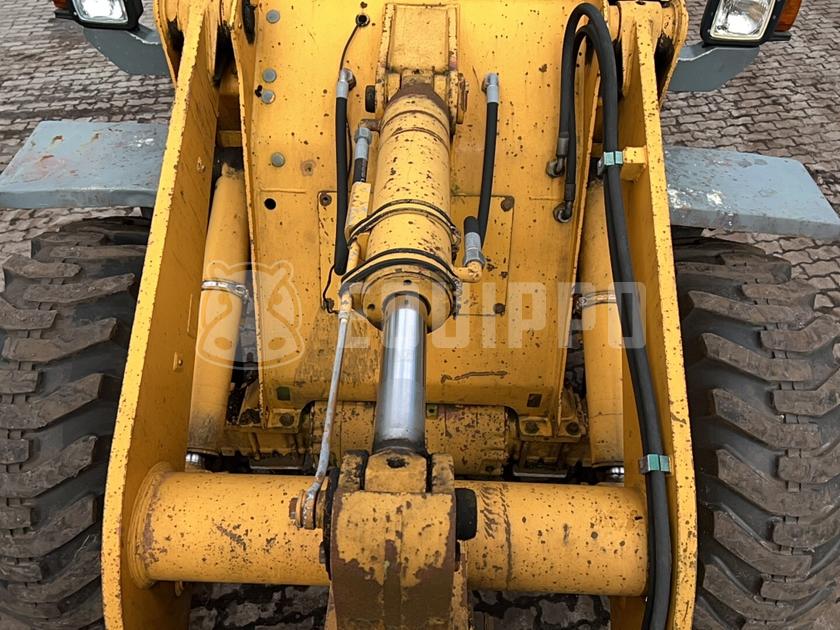 1998 ليبهير L522-44294396