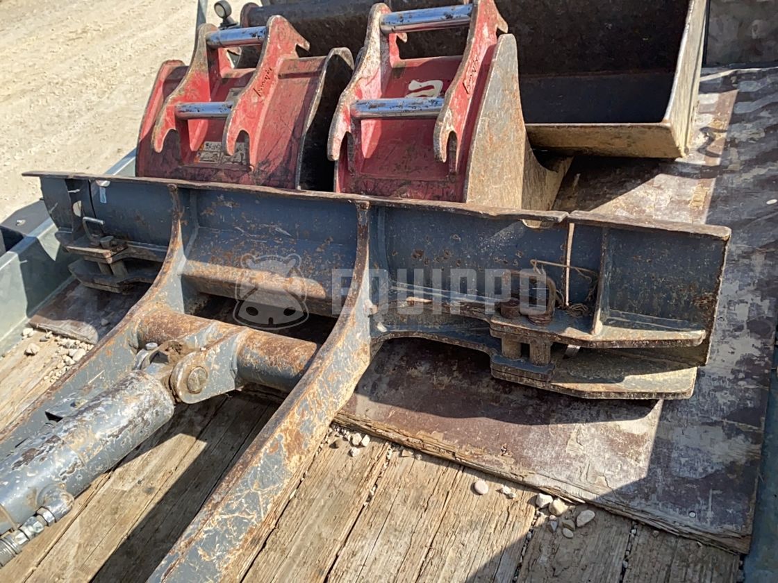 2018 TAKEUCHI TB225-44334379