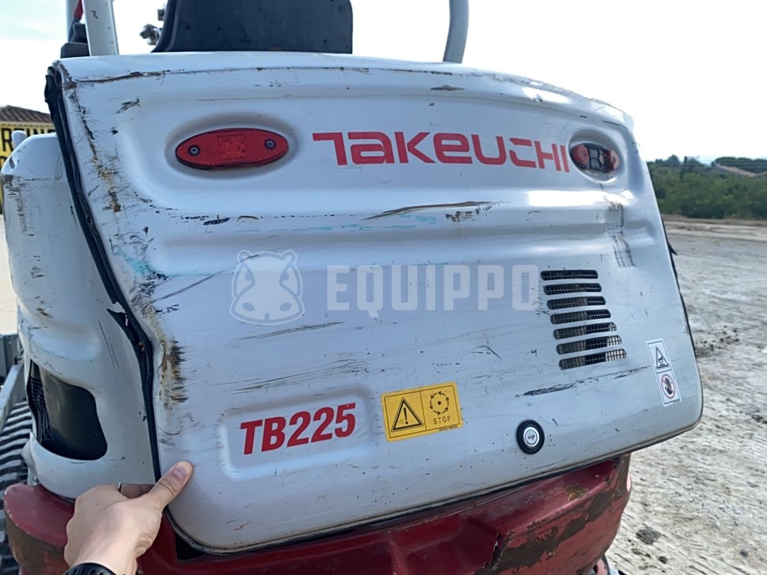2018 TAKEUCHI TB225-44436940