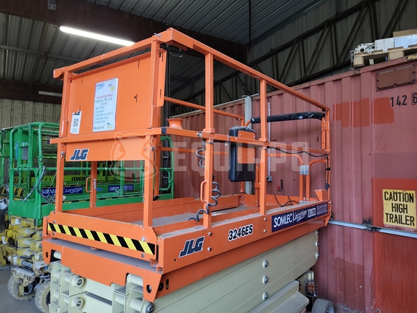 Picture of the JLG 3246ES