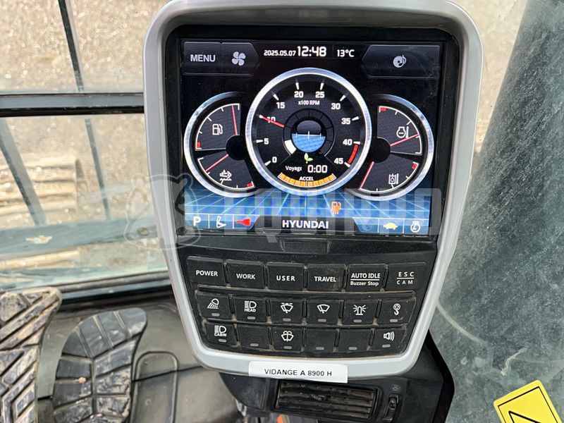 2017 Hyundai HX300-46915263