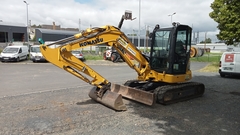 Komatsu PC55MR-5E0 z 3 łyżkami - Left Front in Polish translates to "Lewy Przód". - Używany Mini koparka < 7t