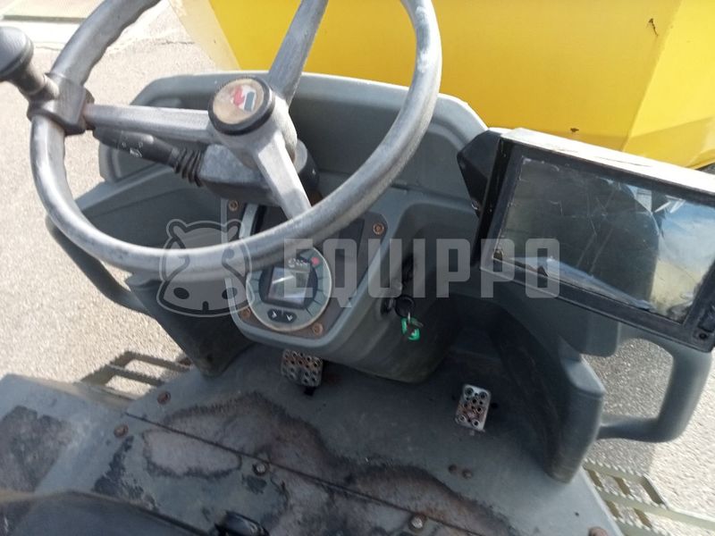 2018 واكر نيوسون DW50-47775602