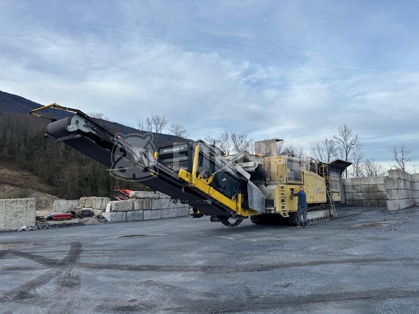 Picture of the Keestrack R5 Impact in Polish is "wpływ."