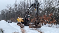 Volvo EC250DNL mit 3 Baggerlöffeln - - Gebrauchte  Kettenbagger