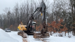 Volvo EC250DNL con 3 cazos de excavadora - - Excavadora de cadenas Usada
