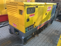 Atlas Copco XATS 900E  - - Compresor Usada