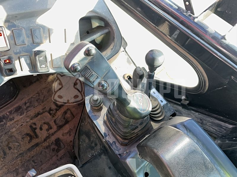 2016 كوبوتا R065-48131604