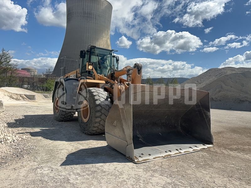 Case 921 C/2 - Right Front - Used Wheel Loader