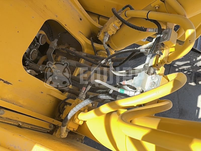 2020 كوماتسو HB215LC-3-48042834