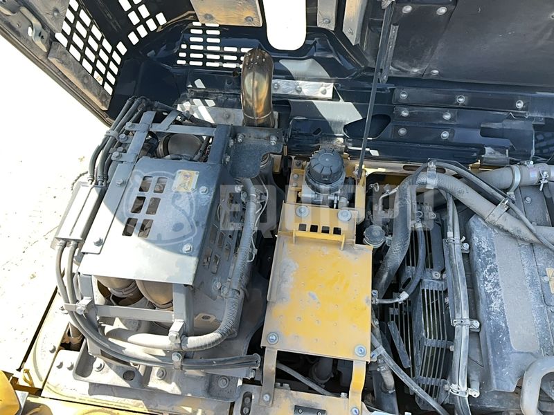 2020 كوماتسو HB215LC-3-48042786