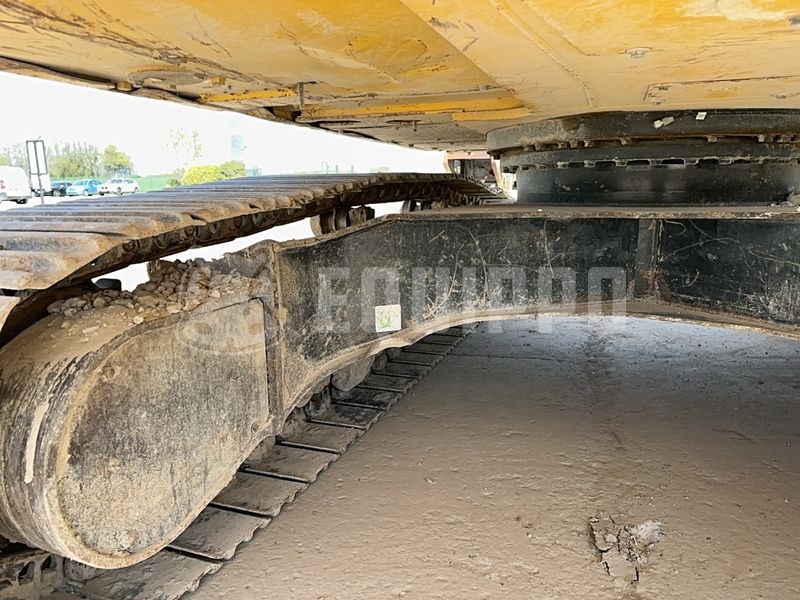 2020 كوماتسو HB215LC-3-48042806
