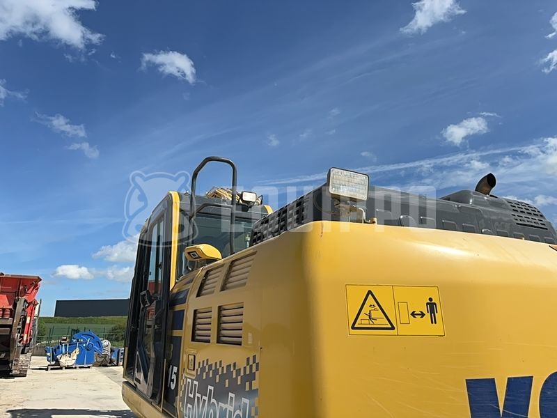 2020 كوماتسو HB215LC-3-48042821