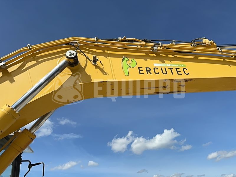 2020 كوماتسو HB215LC-3-48042810