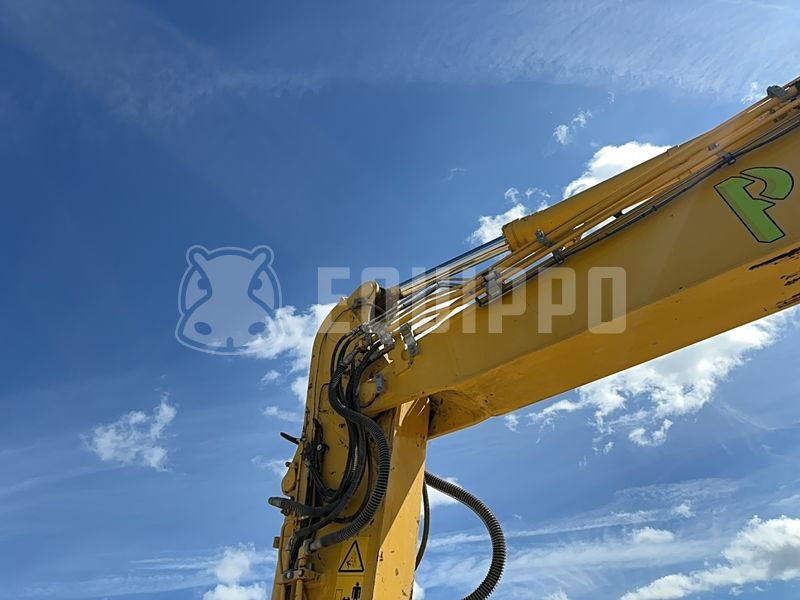 2020 كوماتسو HB215LC-3-48042848