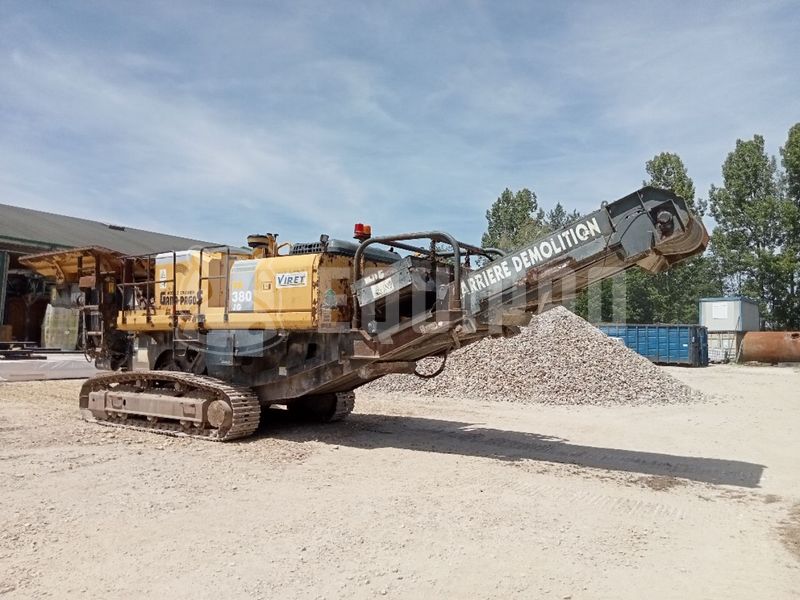 صورة ل كسارات وغرابيال 2004 كوماتسو BR380JG