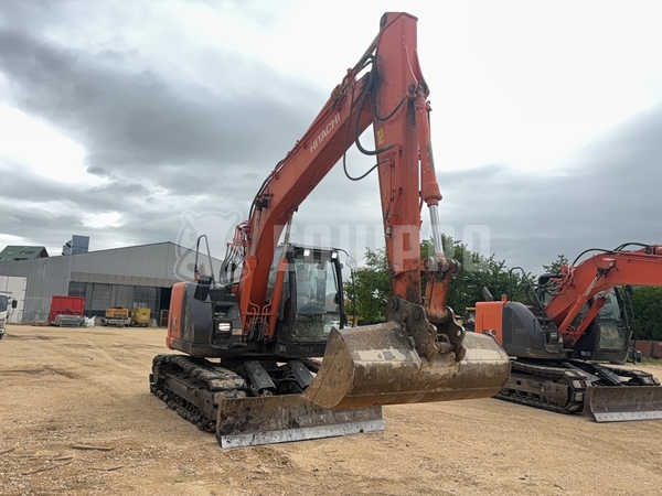 Bild des Hitachi ZX135US-5B