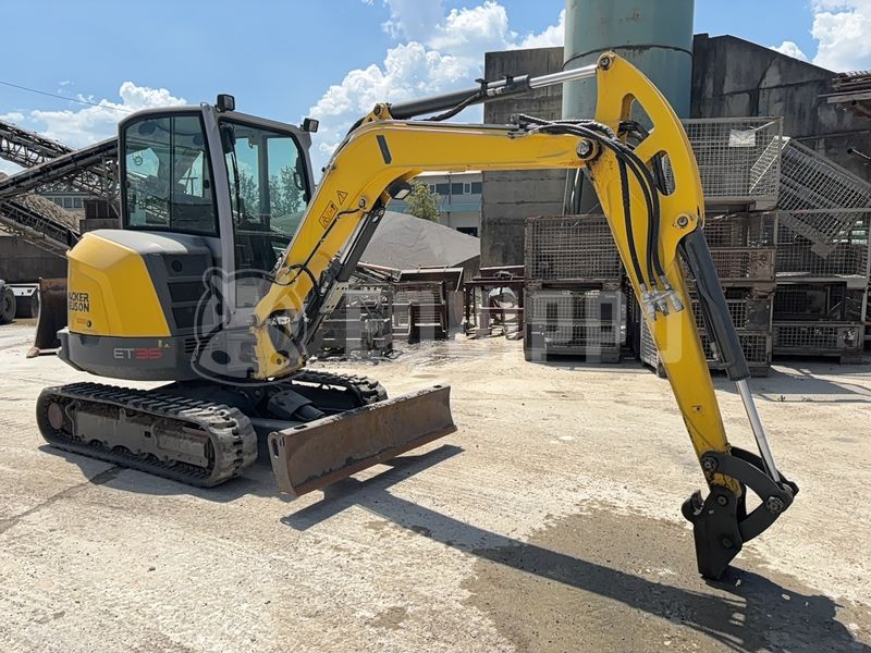 Wacker Neuson ET35 with 3 excavator buckets - - Used Mini Excavator < 7t