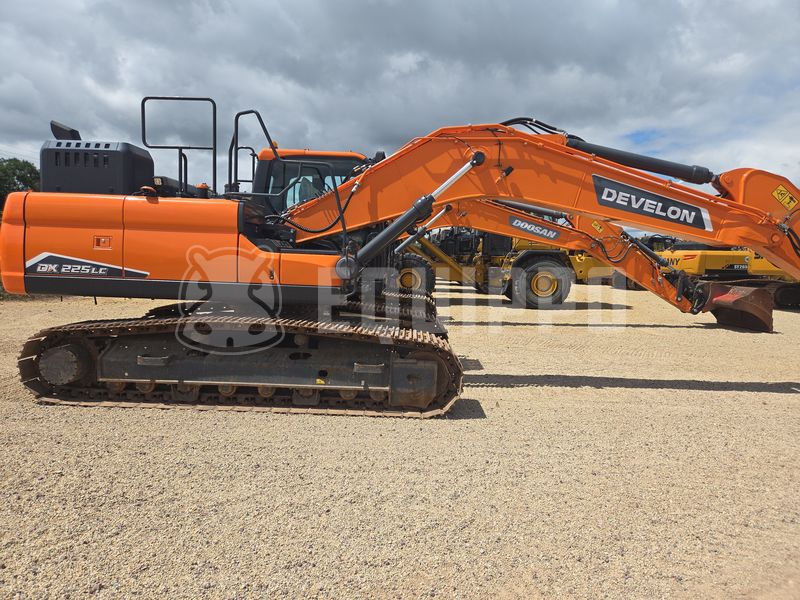 Doosan DX225LC-5 - Avant droit - Pelle sur chenilles d’Occasion