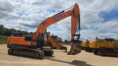 Doosan DX225LC-5 - Right Front - Used Tracked Excavator